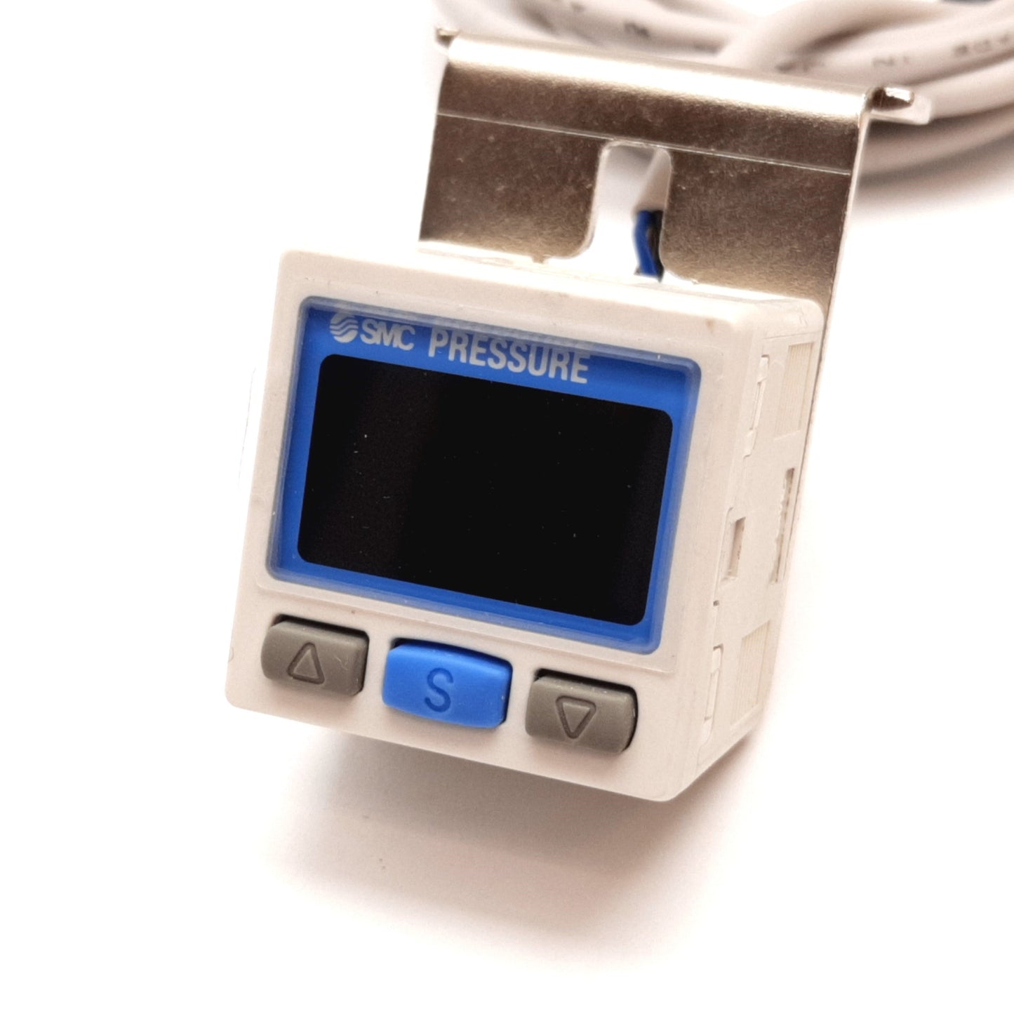 Used SMC ZSE30AF-C6H-P Digital Vacuum Pressure Switch, -100 to 100kPa, 12-24VDC, PNP