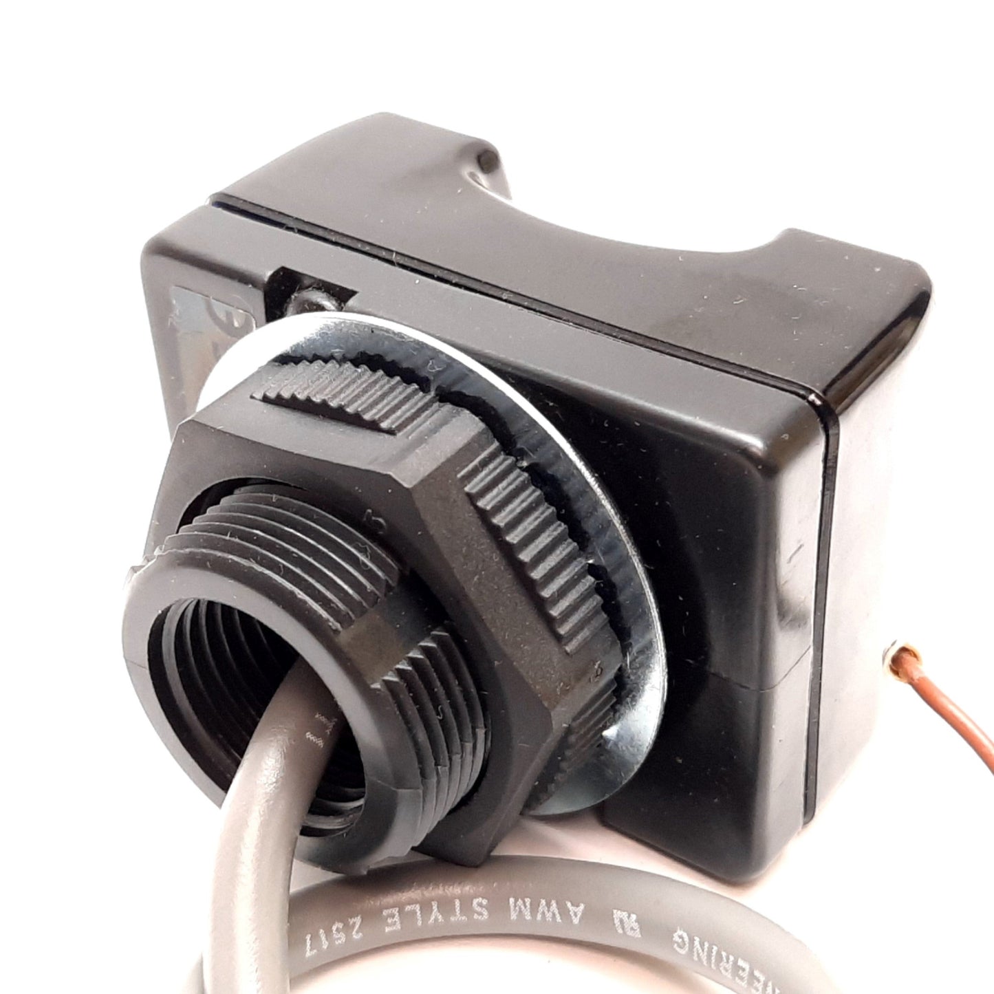 Used Banner LTBA5 Optical Touch Button, 120VAC, SPDT E/M Relay, M30x1.5 Mount