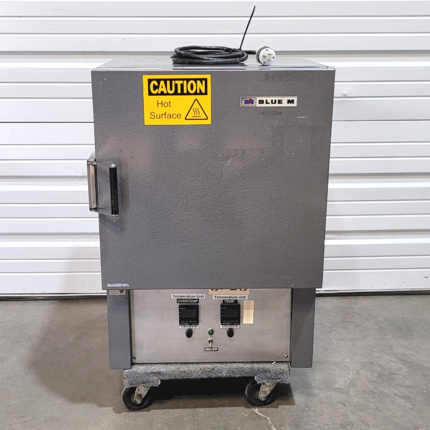 Used Blue M 0V-472A-2 Stabil-Therm Benchtop Utility Oven 1000W 120VAC 11.6A 100-500°F