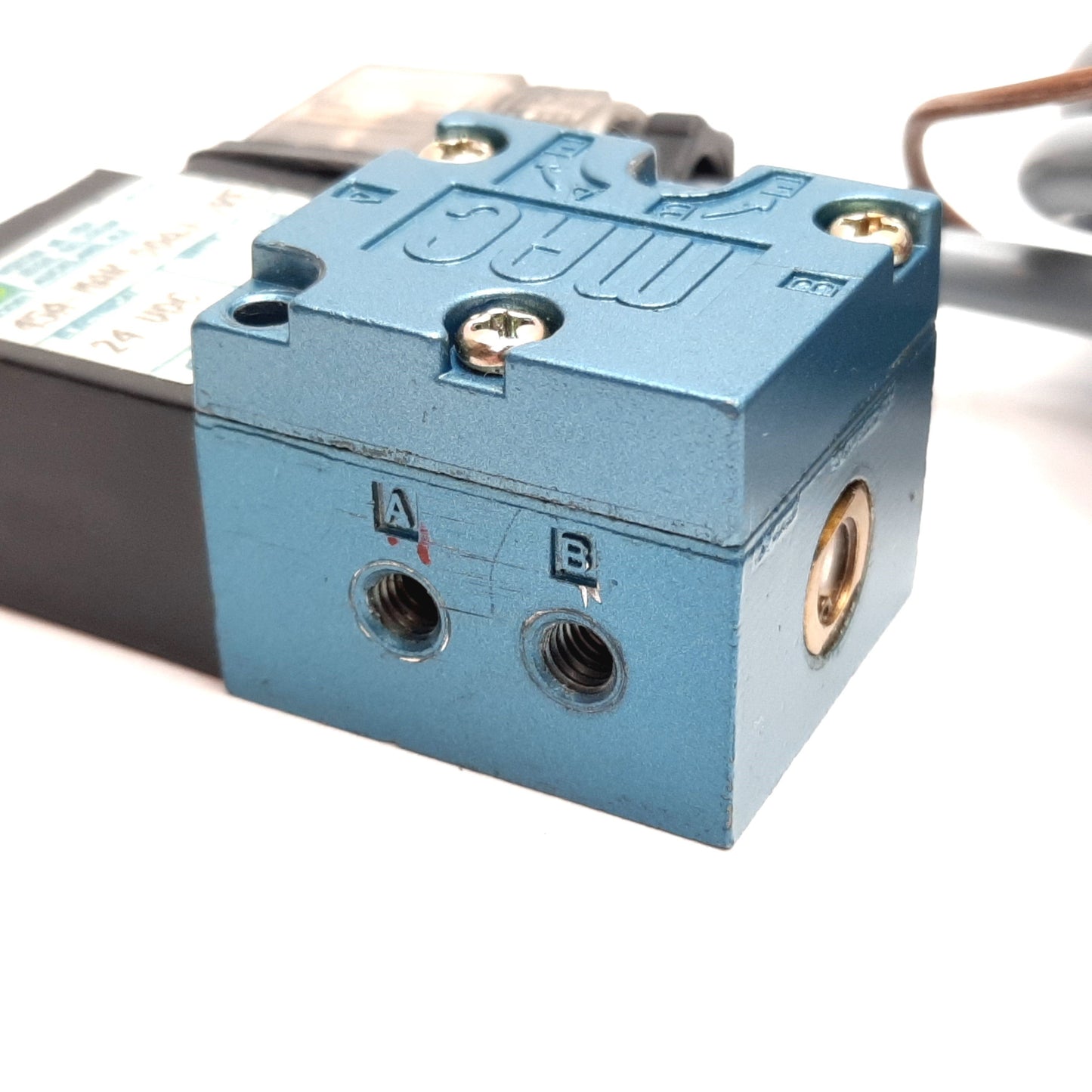 Used MAC 45A-MAK-DDAJ-2KE Solenoid Valve, 2-Position 4-Port, 24VDC, Vac to 120psi