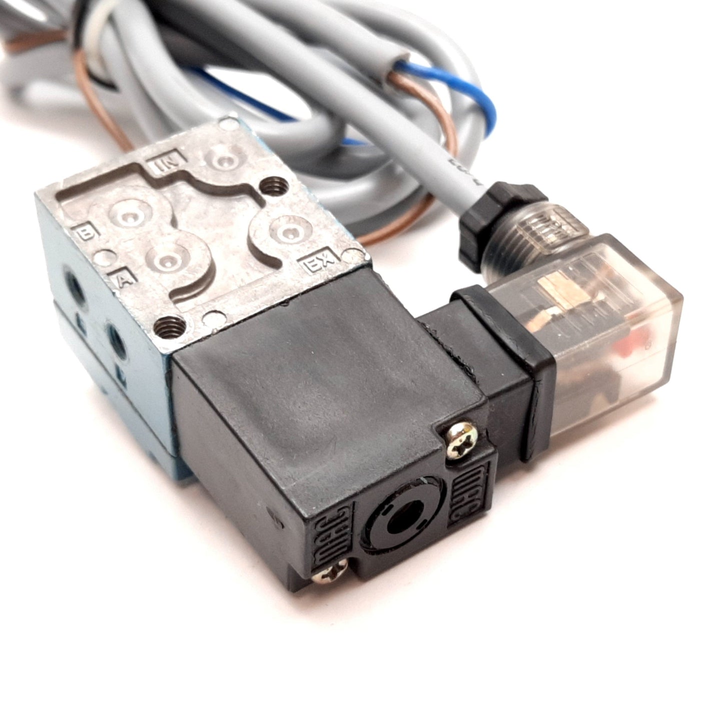 Used MAC 45A-MAK-DDAJ-2KE Solenoid Valve, 2-Position 4-Port, 24VDC, Vac to 120psi