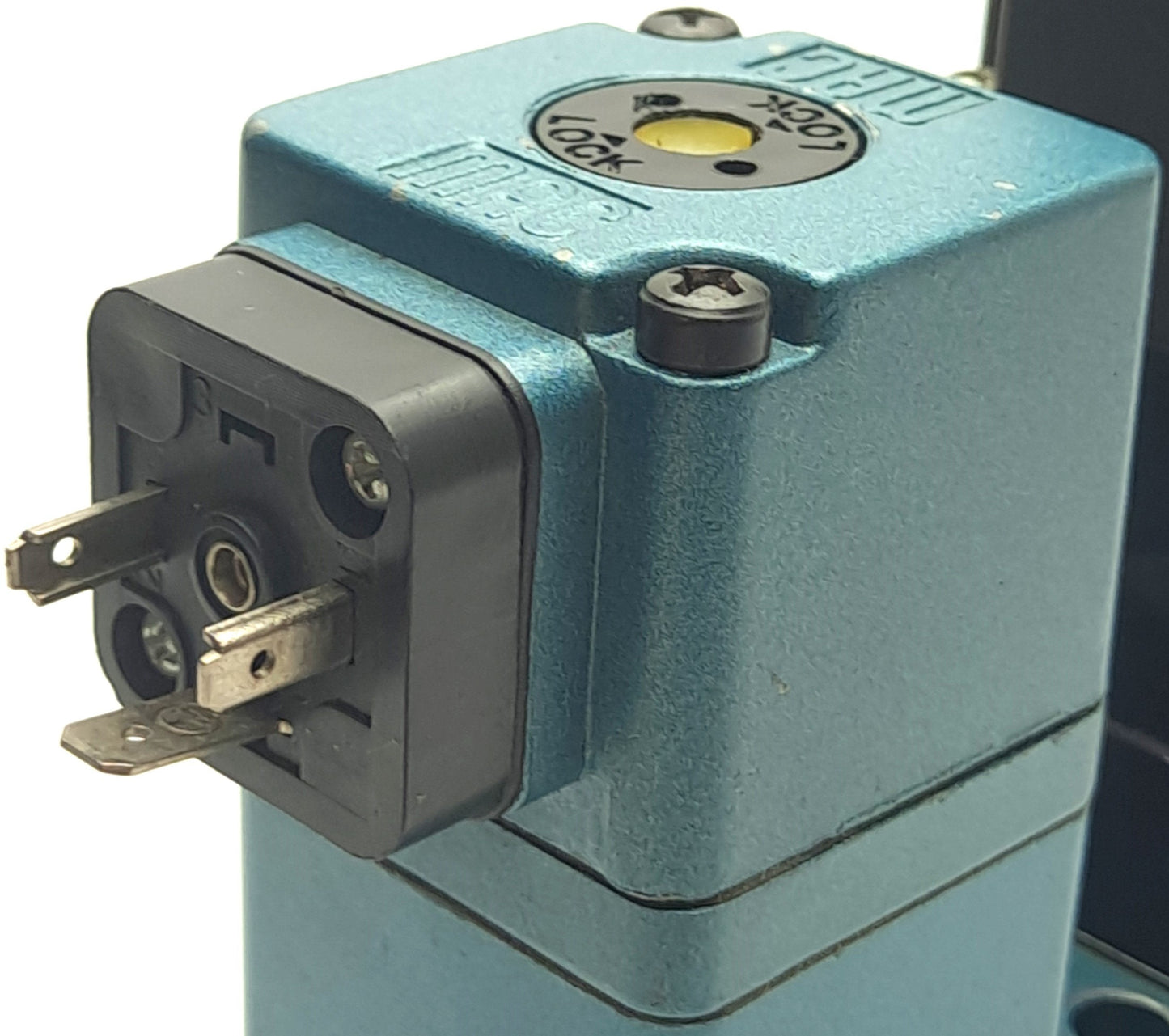 Used MAC 262B-532JC Solenoid Valve, 24VDC, 1.0W, Locking Recessed, Square Connector