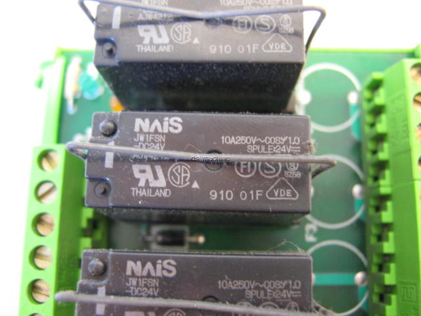 Used EuroTek ET-MRZ04/24DC/SC/N/AR 4 Relay Socket Breakout Board 24VDC Control SPDT