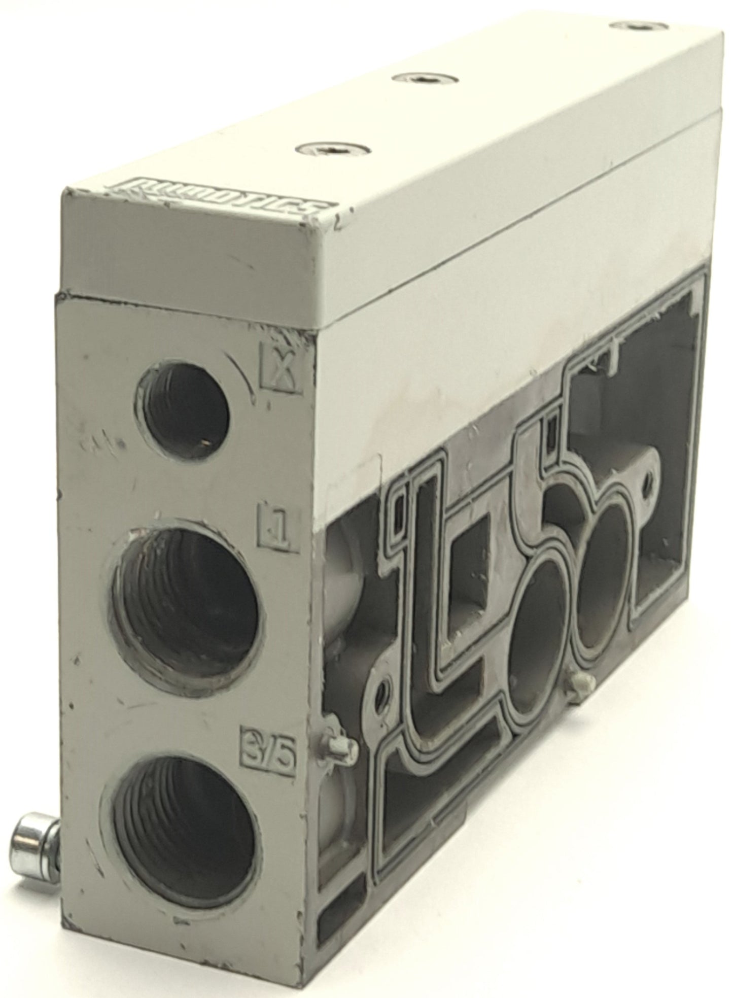 Used Numatics 354BB53AN000 Solenoid Valve, 3-Position, 4-Way, 2 x 1/2" Side Ports