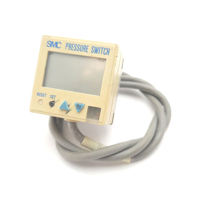Used SMC ZSE4-T1-25 Vacuum Pressure Switch, Rating: -101kPa (-760mmHg)