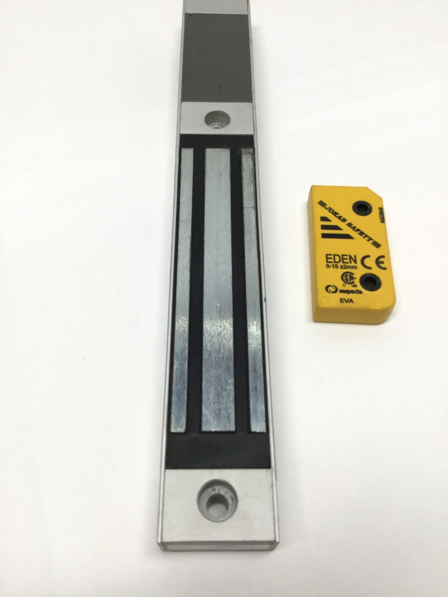 Used ABB Jokab Magne 2A Eden Electro-Magnetic Safety Interlock 24VDC, 1500N, 8-pin