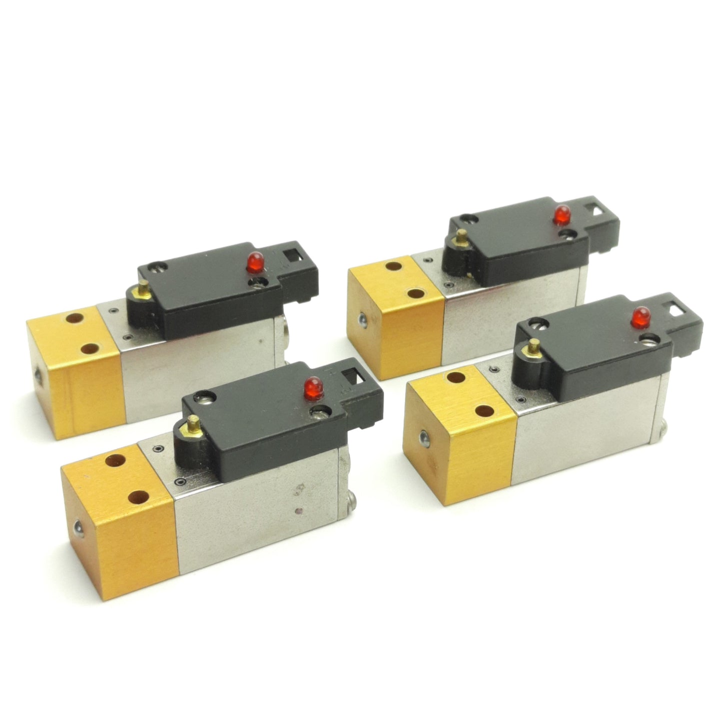 Used Lot of 4 Dynamco D1N3201 Solenoid Valve 3-Way 0 to 2 Bar Range, 24v DC Coil 1.2W