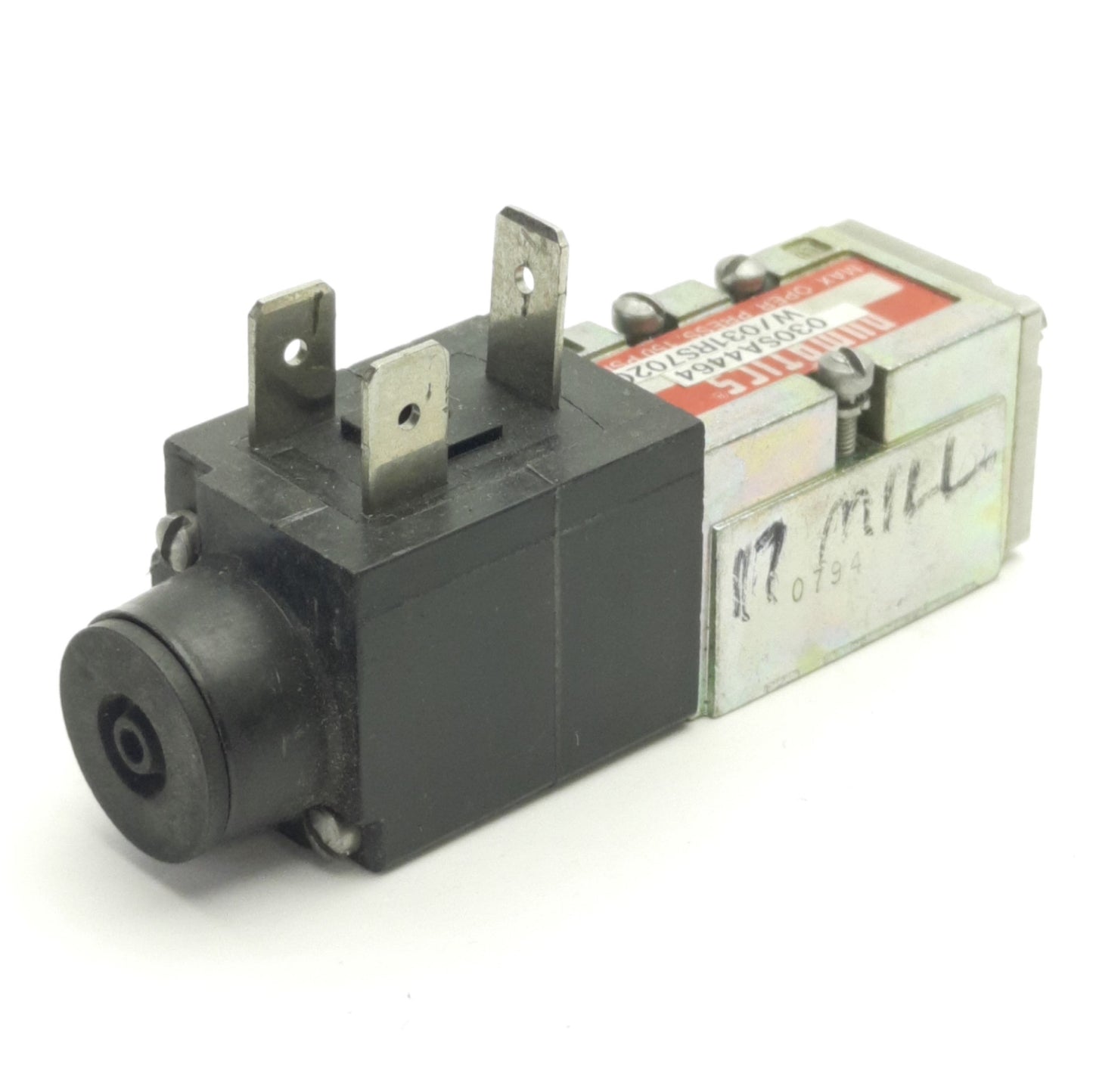 Used Numatics 030SA4464 Solenoid Valve 150 PSIG Max, DIN Connector, 24v DC Coil