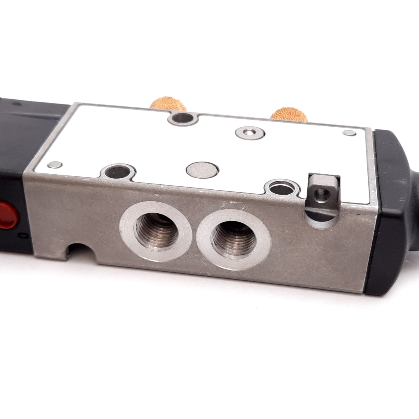 Used Norgren V60P527A-A313JB Solenoid Valve, 2-Position 5-Port, 24VDC, 145psi Max