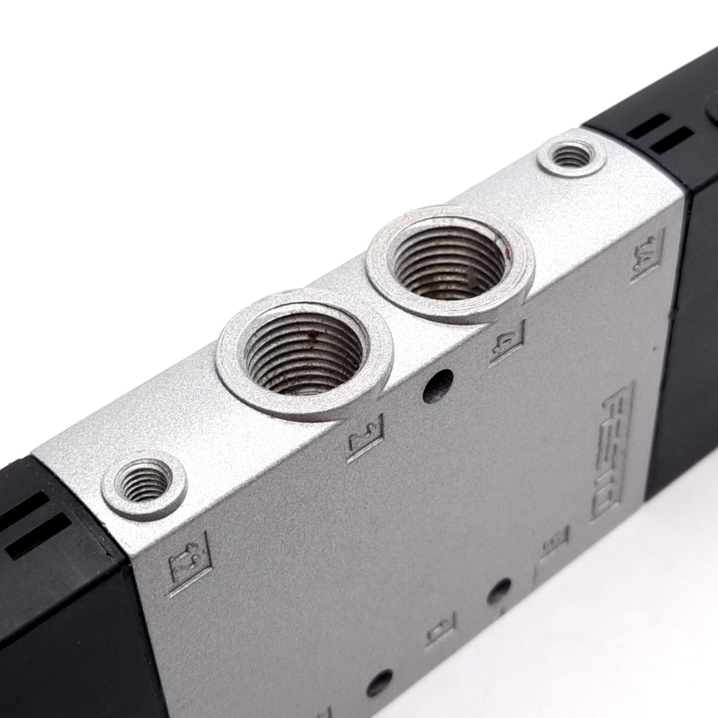 Used Festo CPE18-M1H-5J-1/4 Solenoid Valve, 2-Position 5-Port, 24VDC, 2-10 bar, G1/4