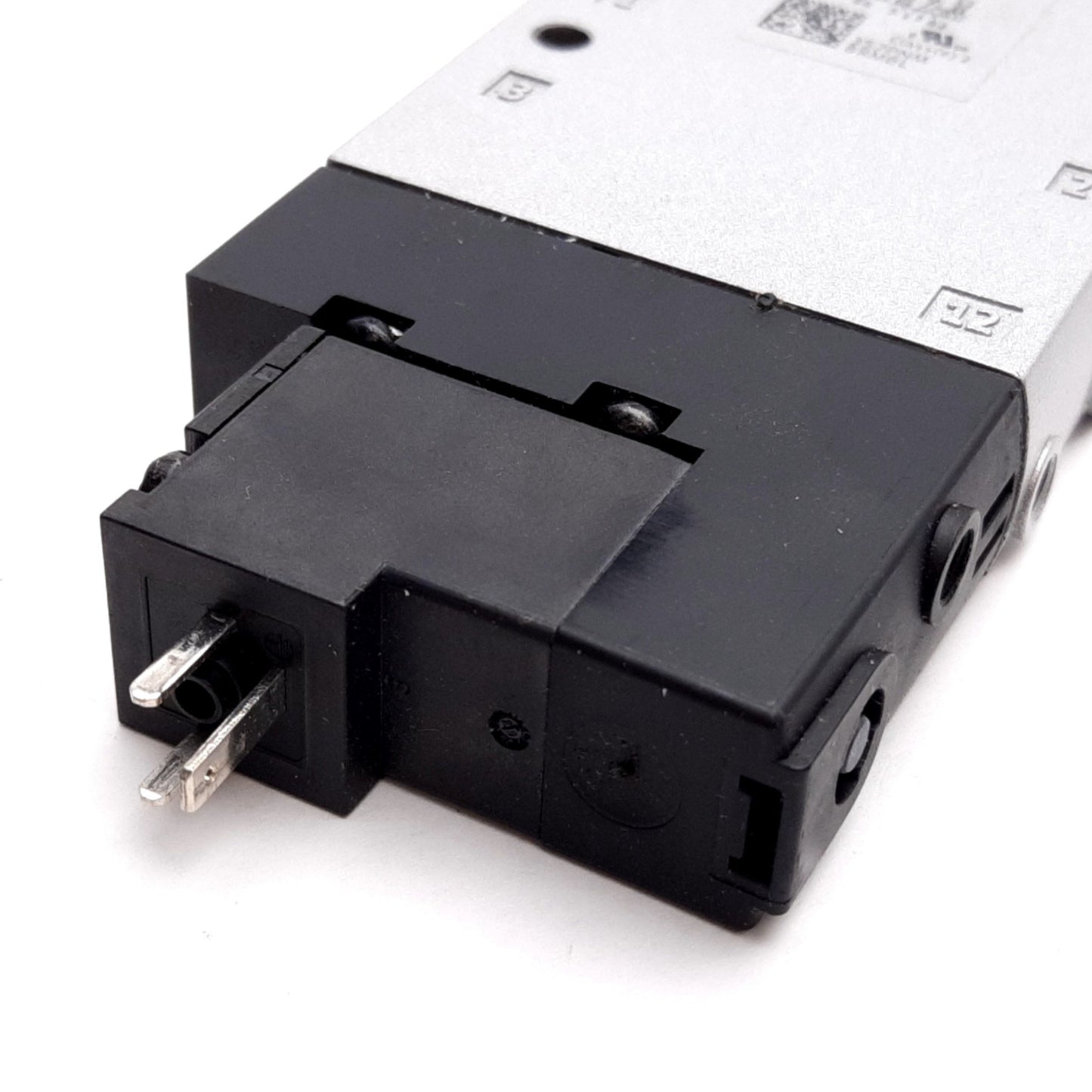 Used Festo CPE18-M1H-5J-1/4 Solenoid Valve, 2-Position 5-Port, 24VDC, 2-10 bar, G1/4