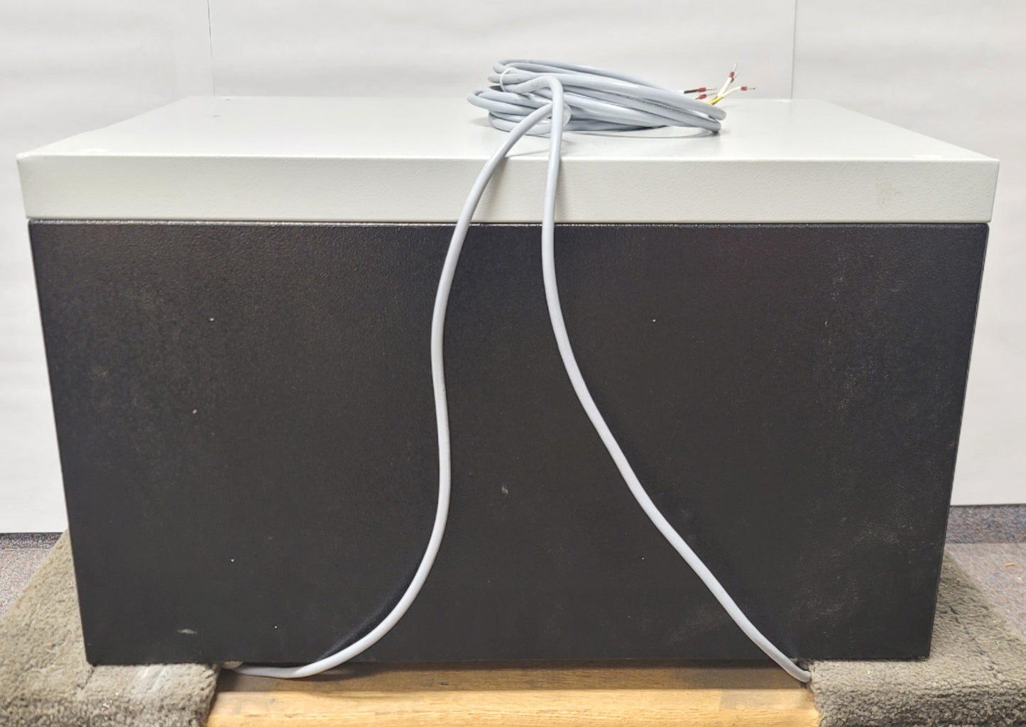 New – Open box Rittal SK 3248.115 Air To Air Roof Mount Heat Exchanger 115VAC, 200W, 60W/K