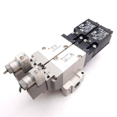 New Open Box SMC VP544-5DZ1-03N-M-X538 Dual Solenoid Valve Assembly, w/ Manifold Base 24VDC