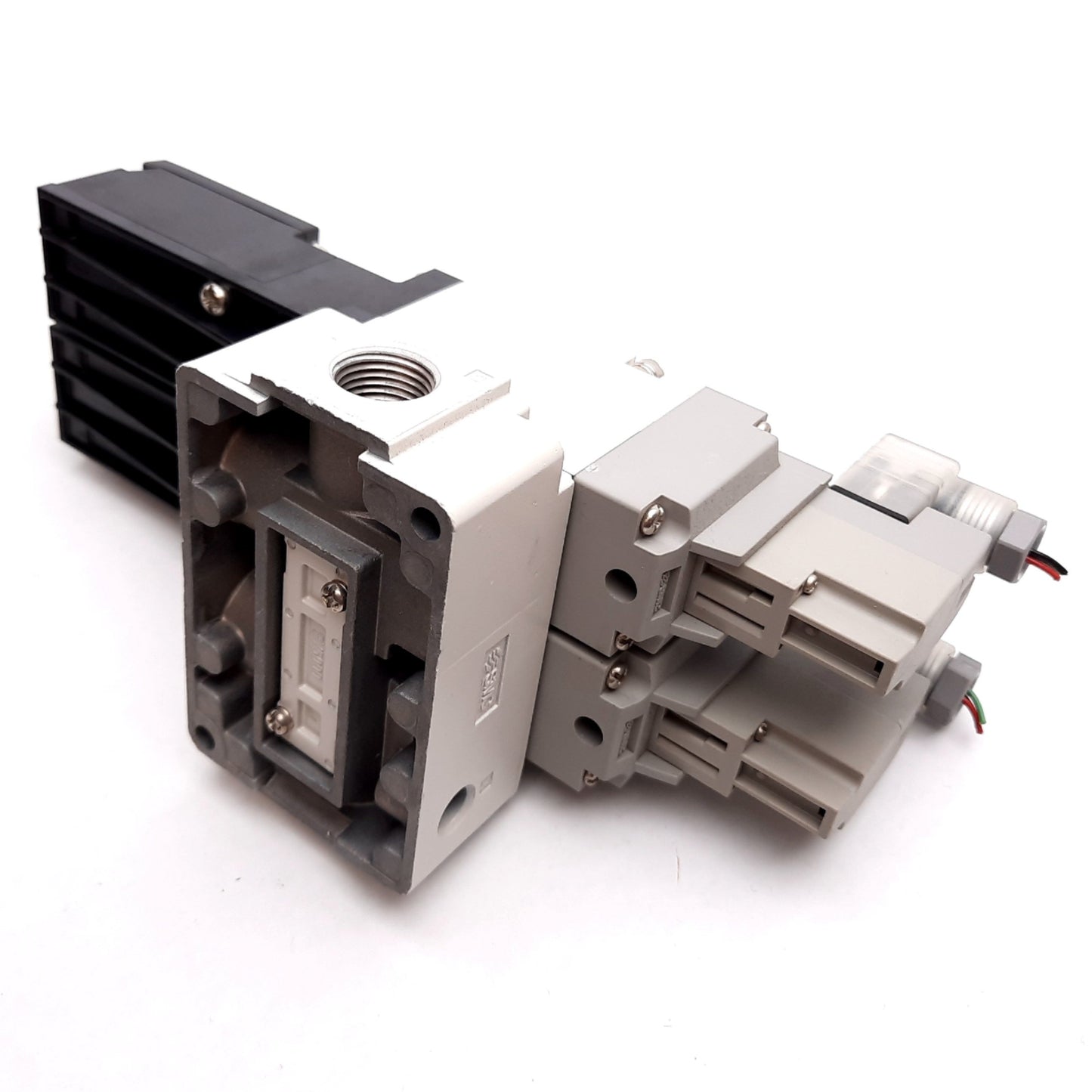New Open Box SMC VP544-5DZ1-03N-M-X538 Dual Solenoid Valve Assembly, w/ Manifold Base 24VDC