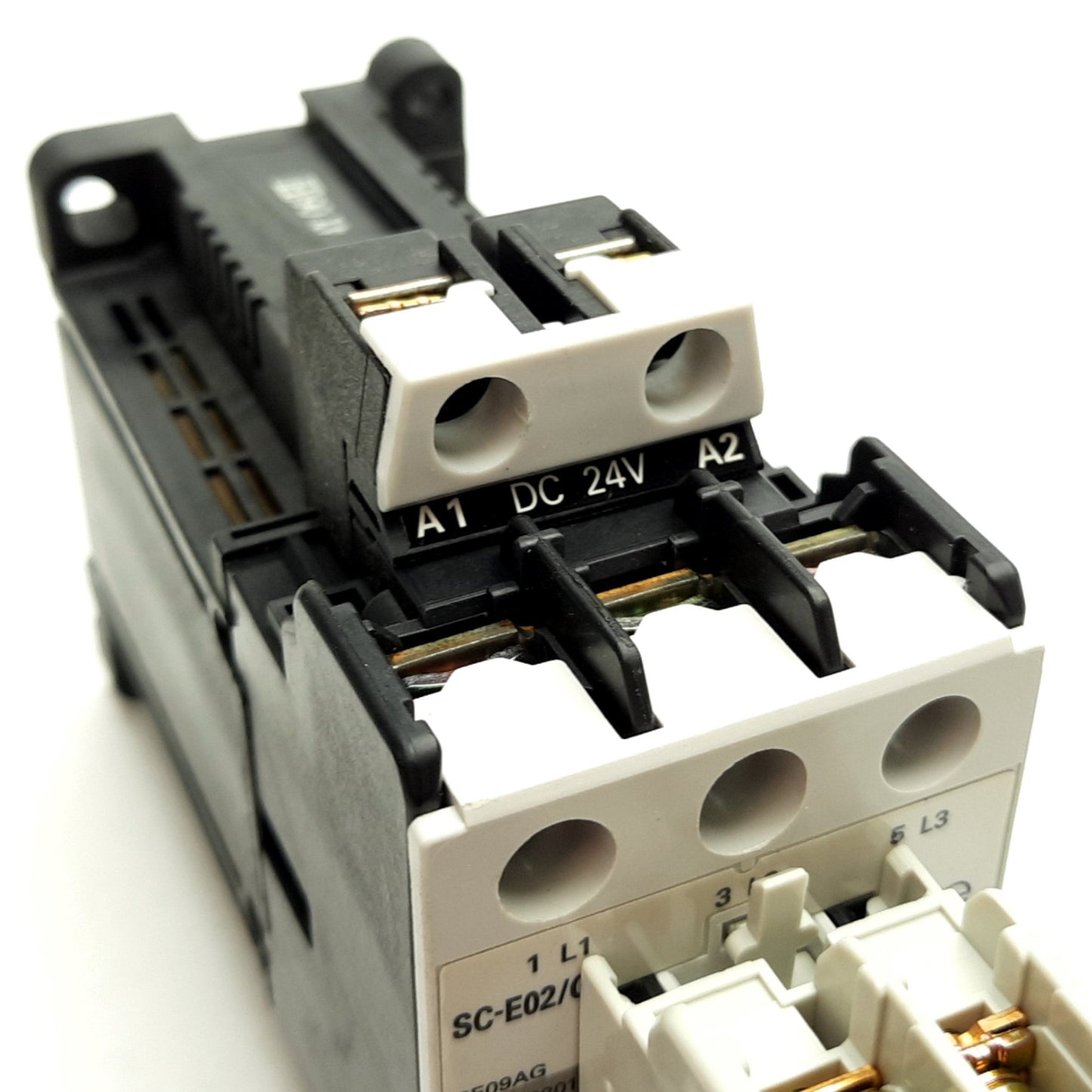 Used Fuji SC-E02/G Contactor, 3-Pole, 24VDC Coil, 600V 20A w/ SZ-A11/T Aux 1NO-1NC