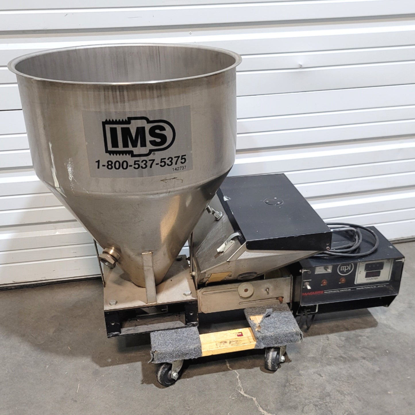 Used Maguire MCF-E-4-34 Volumetric Concentrate Feeder With Hopper 0.1-7lbs/Hr, 120VAC