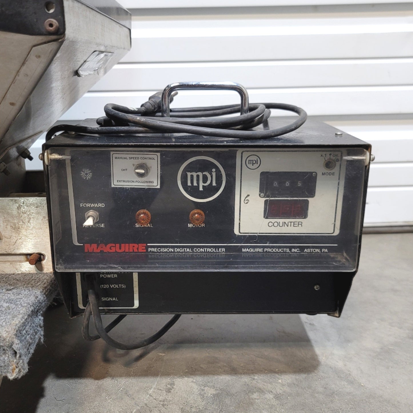 Used Maguire MCF-E-4-34 Volumetric Concentrate Feeder With Hopper 0.1-7lbs/Hr, 120VAC