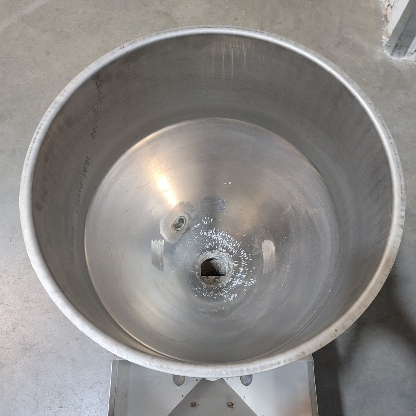 Used Maguire MCF-E-4-34 Volumetric Concentrate Feeder With Hopper 0.1-7lbs/Hr, 120VAC