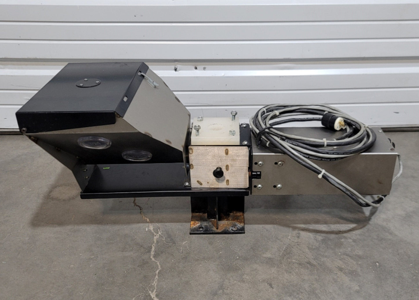 Used Maguire MLG-4-18 Little Guy Volumetric Concentrate Feeder 0.05-4lbs/hr, 120VAC