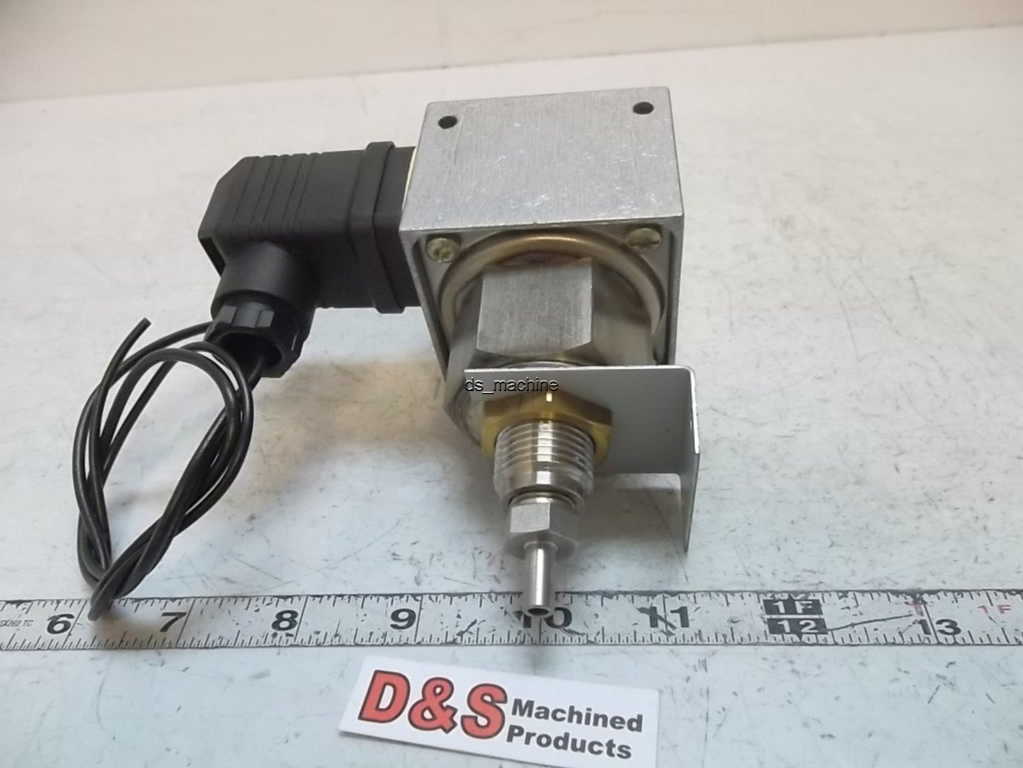 Used Honeywell VNM111 FEMA Negative Pressure Switch S.S. Vacuum -1 to +0.1 Bar