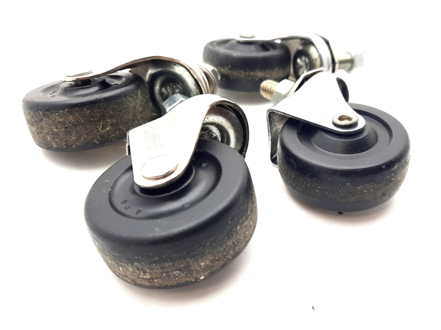 Used Lot of 4 Master MFG Casters Wheels 2" Diameter Wheel 3/8-16 Thread 1" Stem