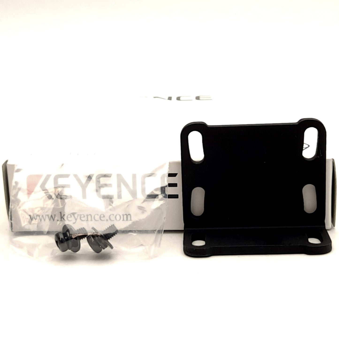 New Keyence OP-87909 Rear Mounting Bracket, 21 x 35 x 48.1mm, R2.2 Holes