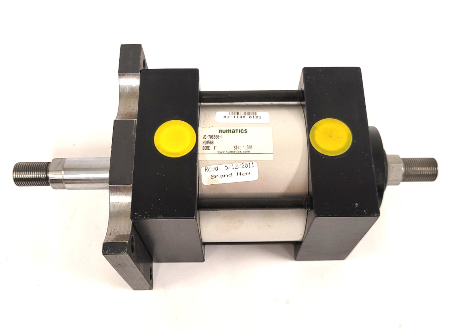 New Numatics WE-708666-1 Double Rod Cylinder Bore: 4" Stroke: 1.5" Rod End: 3/4-16
