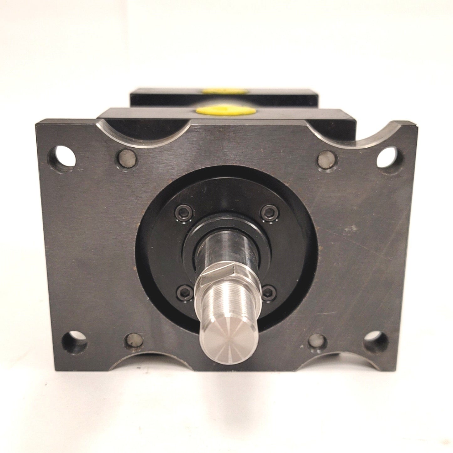 New Numatics WE-708666-1 Double Rod Cylinder Bore: 4" Stroke: 1.5" Rod End: 3/4-16