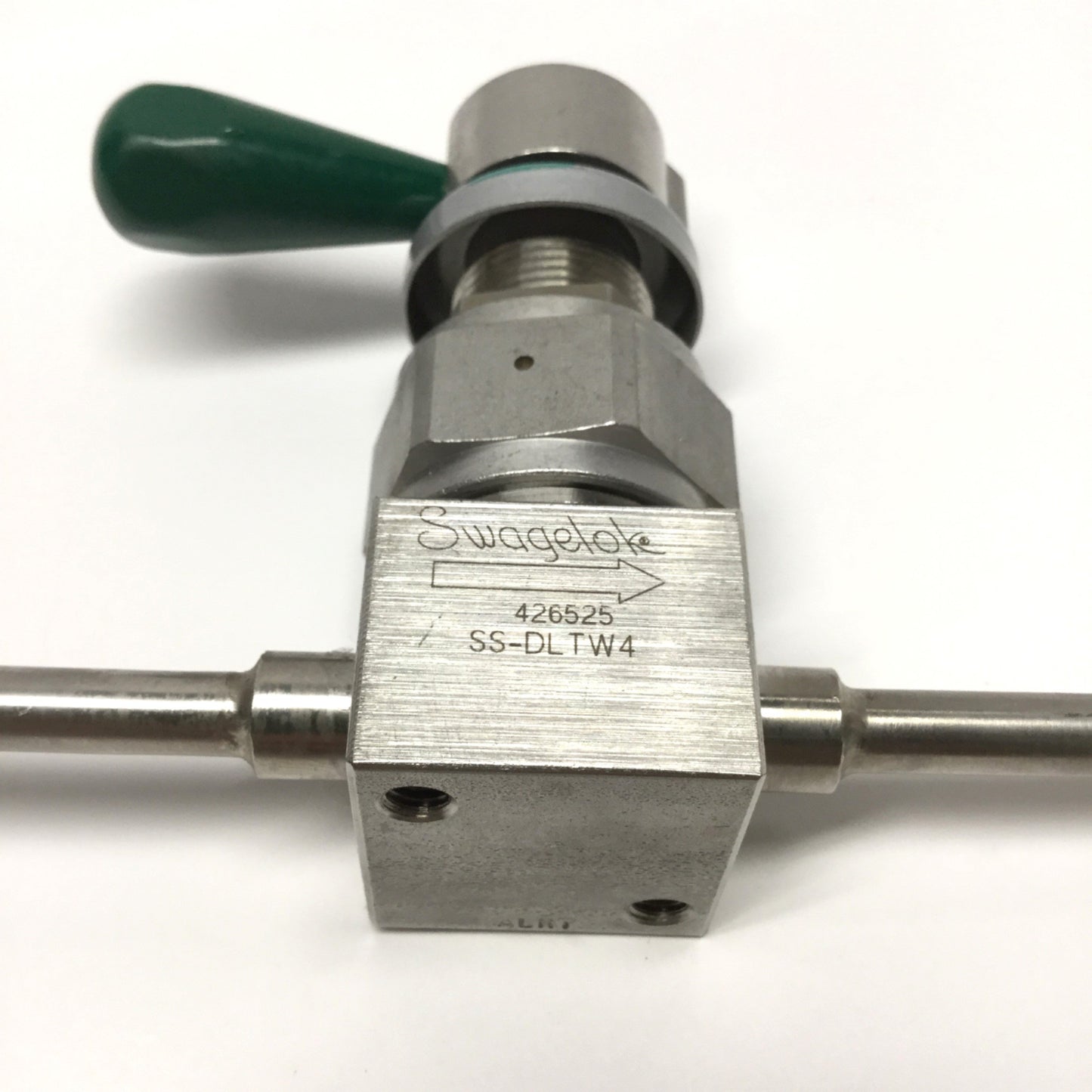 Used Swagelok SS-DLTW4 SS316 High Purity Manual Diaphragm Valve, 1/4", Green Handle