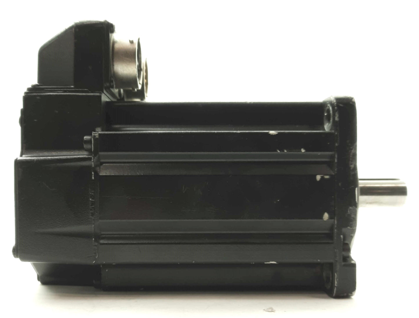 Used Allen Bradley MPL-A320P-MJ22AA Kinetix Servo Motor 1.3kW 5000RPM 3PH 230VAC 9A