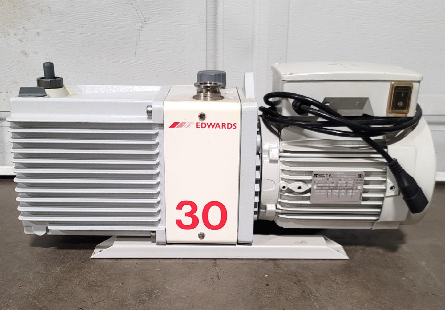 Used Edwards E2M30 Dual Stage Rotary Vane Vacuum Pump 19.4CFM, 28inhg, 240VAC