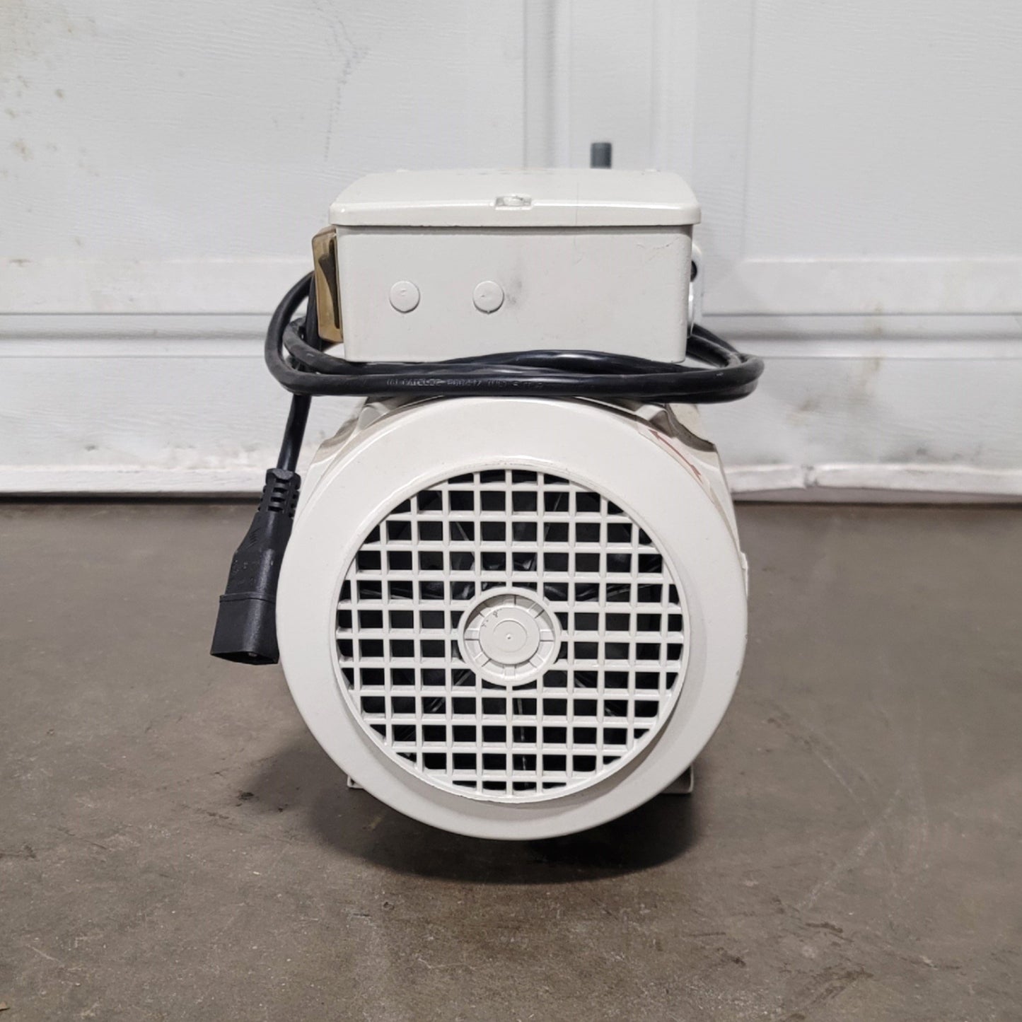 Used Edwards E2M30 Dual Stage Rotary Vane Vacuum Pump 19.4CFM, 28inhg, 240VAC