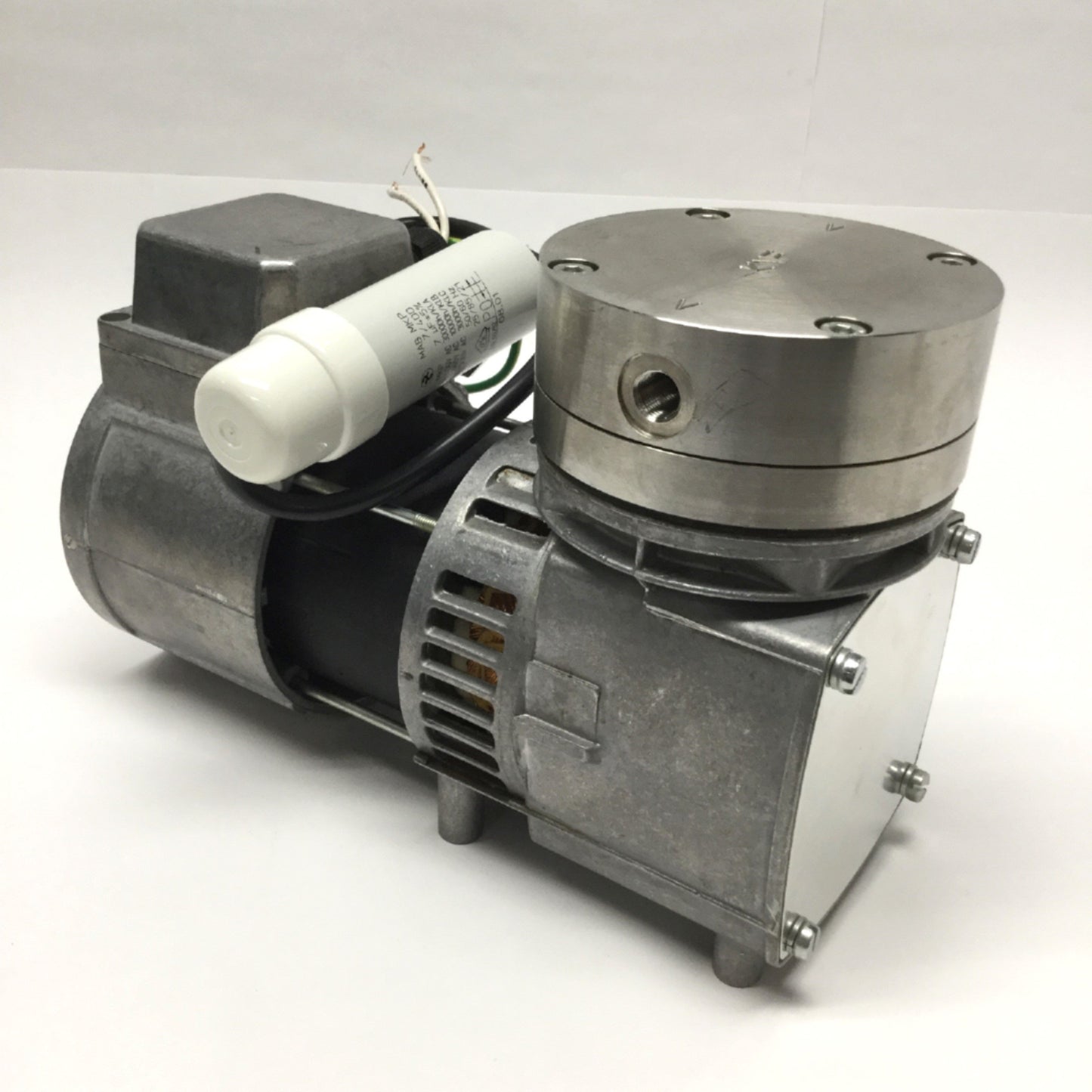 Used KNF PM 09770-026 Diaphragm Vacuum Pump, 110VAC, 160W, 2.5bar Max, 22 inHg