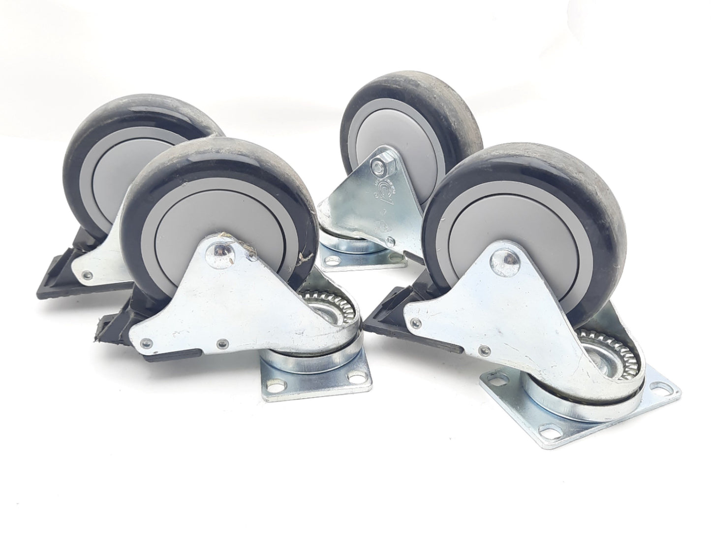 Used Lot of 4 Rubber Casters With Locking Breaks 101mm Dia., 31mm Thick, 131mm Height