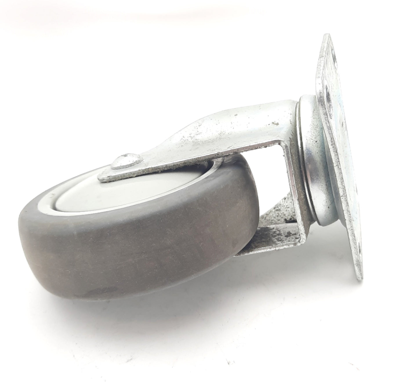 Used Lot of 4 Rubber Swivel Casters Diam. 100mm, Thickness 31mm, Overall Height 134mm