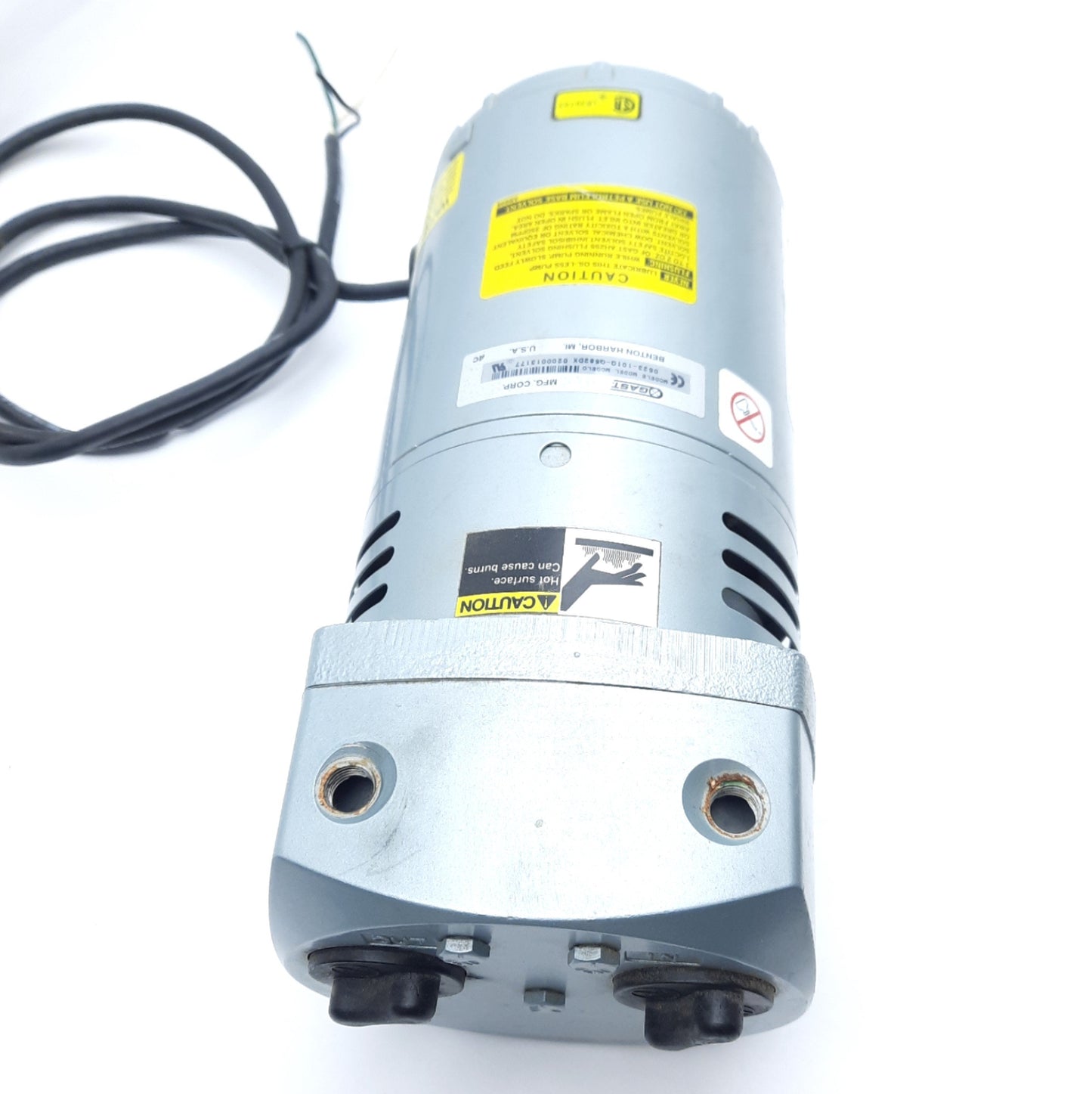 Used Gast 0523-101Q-G582DX Rotary Vane Vacuum Pump, 4.5CFM, 26in-hg, 1/4"NPT, 120VAC