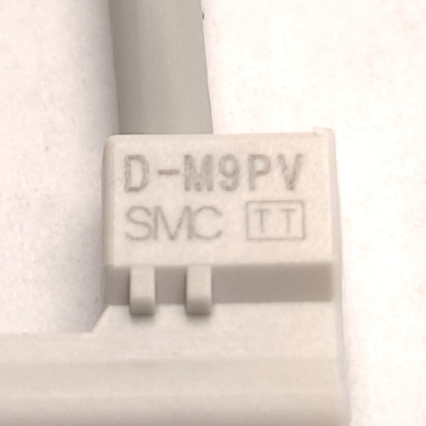 Used Lot of 2 SMC D-M9PV 70107-0002 Solid State Auto Switch W/ Plug Wire Housing, 24V