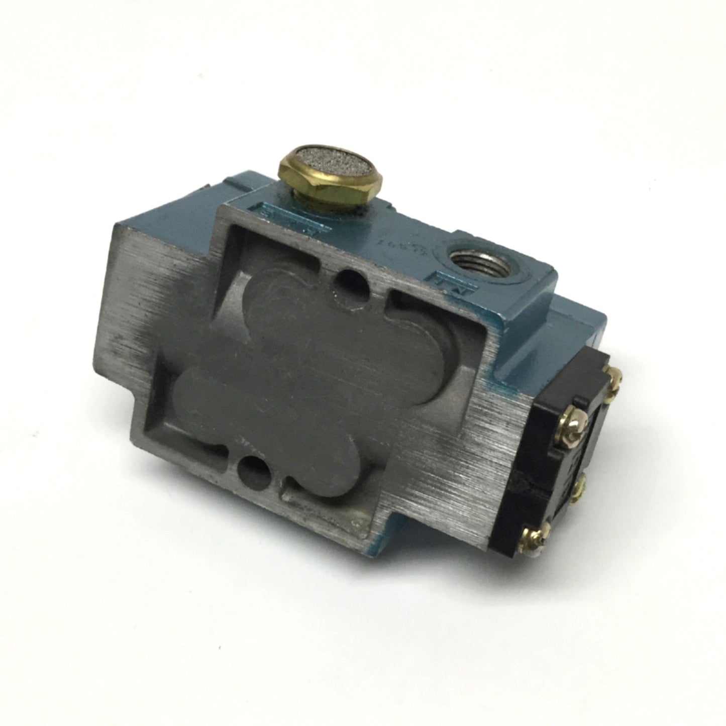 Used MAC 921B-RA Solenoid Valve 4-Way, 2-Position, 1/8" NPT, 10-150psi Air Pilot
