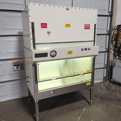Used Baker SG-400 SterilGARD II Biological Safety Cabinet 4Ft x 2Ft, 120VAC 15A