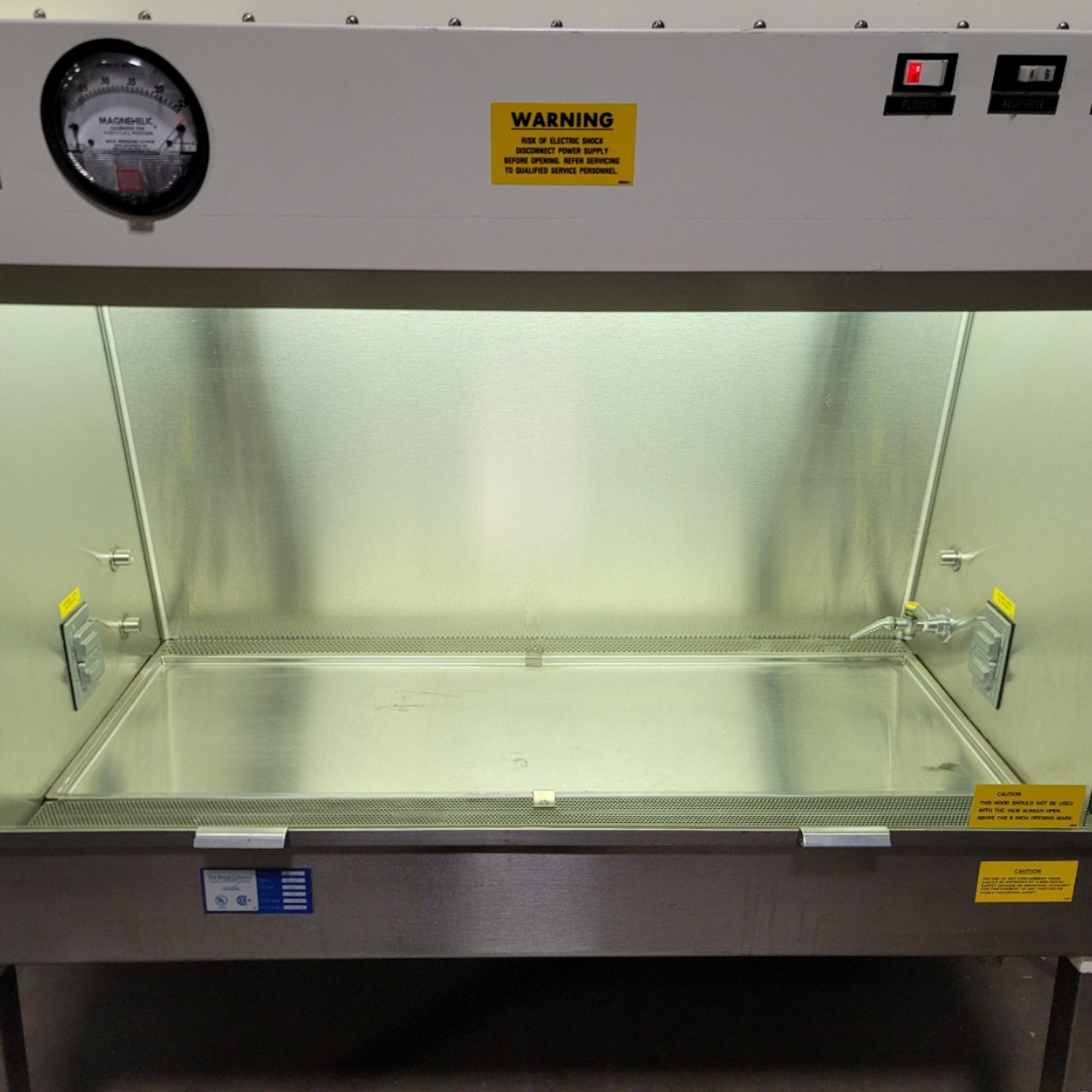 Used Baker SG-400 SterilGARD II Biological Safety Cabinet 4Ft x 2Ft, 120VAC 15A