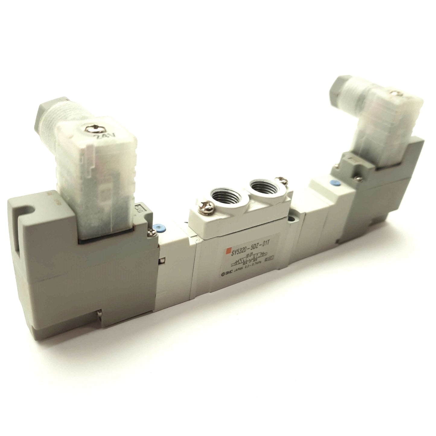 Used SMC SY5320-5DZ-01T Solenoid Valve 3-Position 5-Port 0.2-0.7MPa 1/8"NPT 2x 24VDC