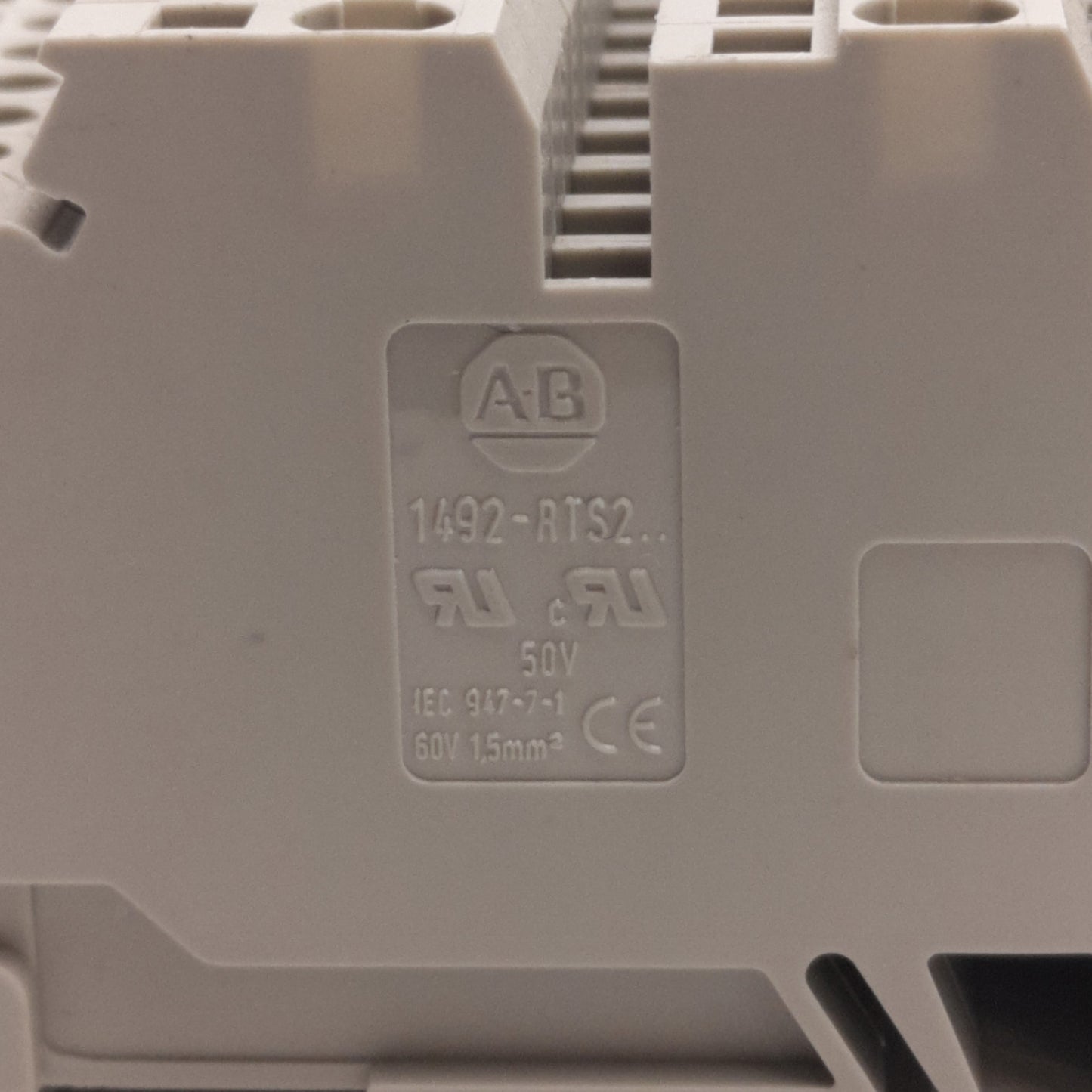 Used Lot of 15 Allen Bradley 1492-RTS2 Terminal Blocks Voltage: 50V, 1.5mm
