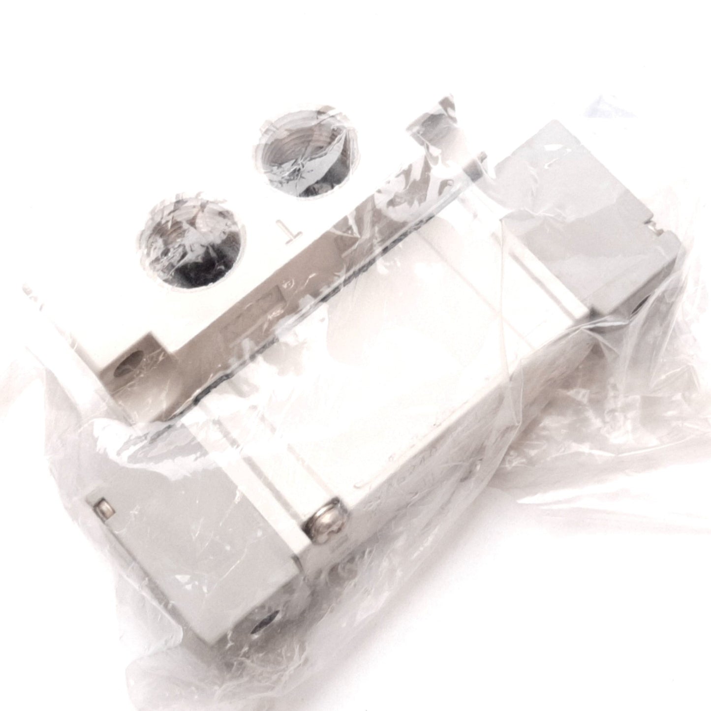 New SMC SYA5240-02T Air Pilot Valve, 2-Position 5-Port, -100kPa to 0.7MPa, 1/4" NPT