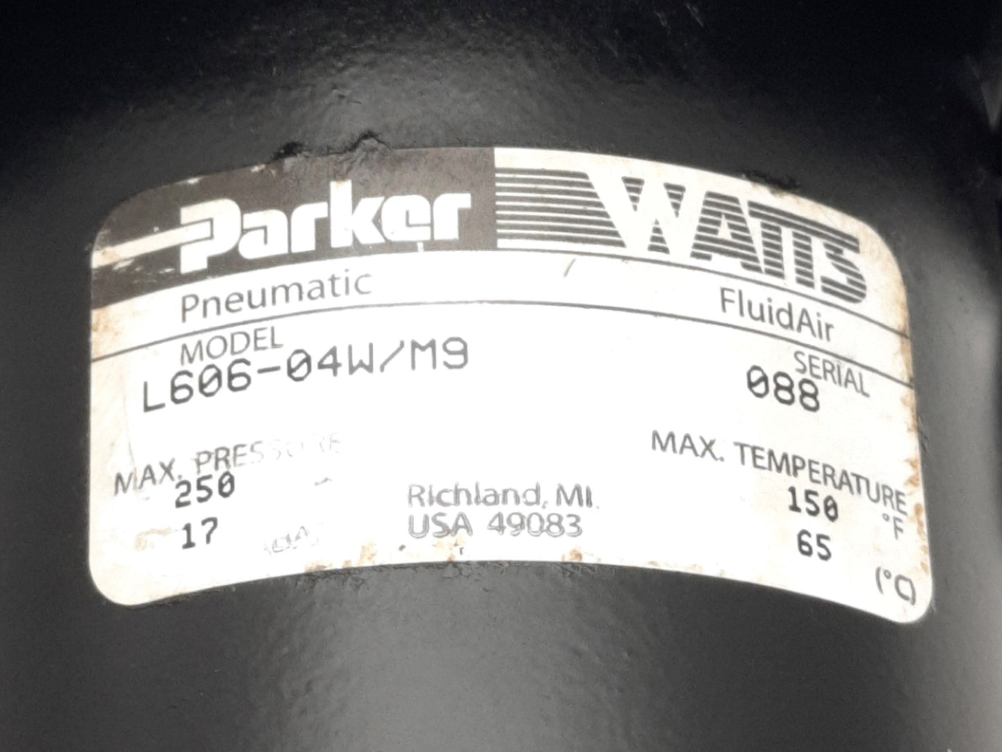 Used Parker L606-04W/M9 Pneumatic Lubricator, 250 Psi Max, 150° F Max, 1/2" NPT