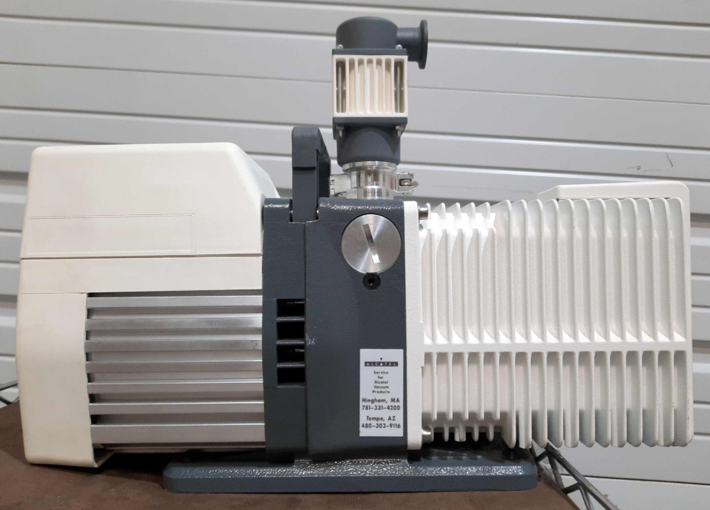 Used Alcatel 215SDMLAM Rotary Vane Vacuum Pump 18m³/h NW25 120VAC *PFPE Oil*