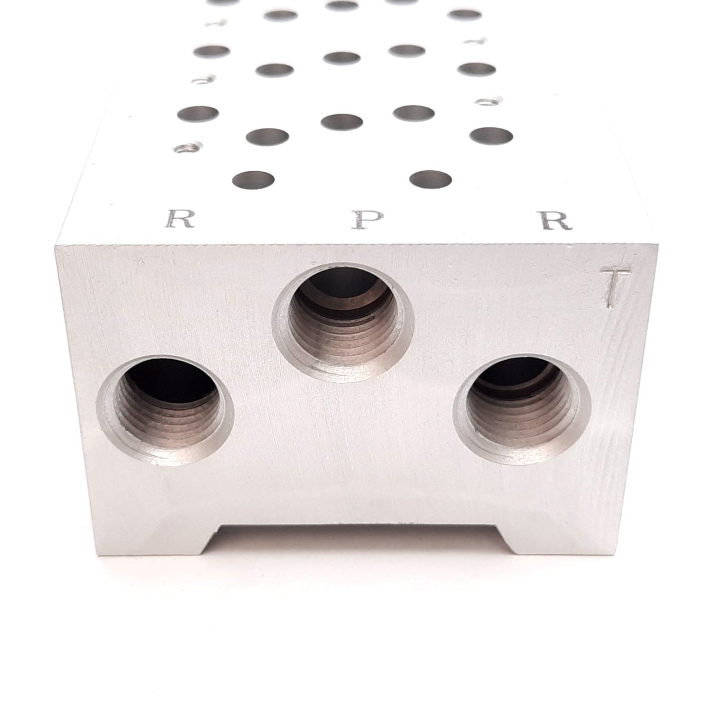 New SMC SS5YJ7-41-04-01T Solenoid Valve Manifold Block, 4-Station, 1/4" NPT 1/8" NPT