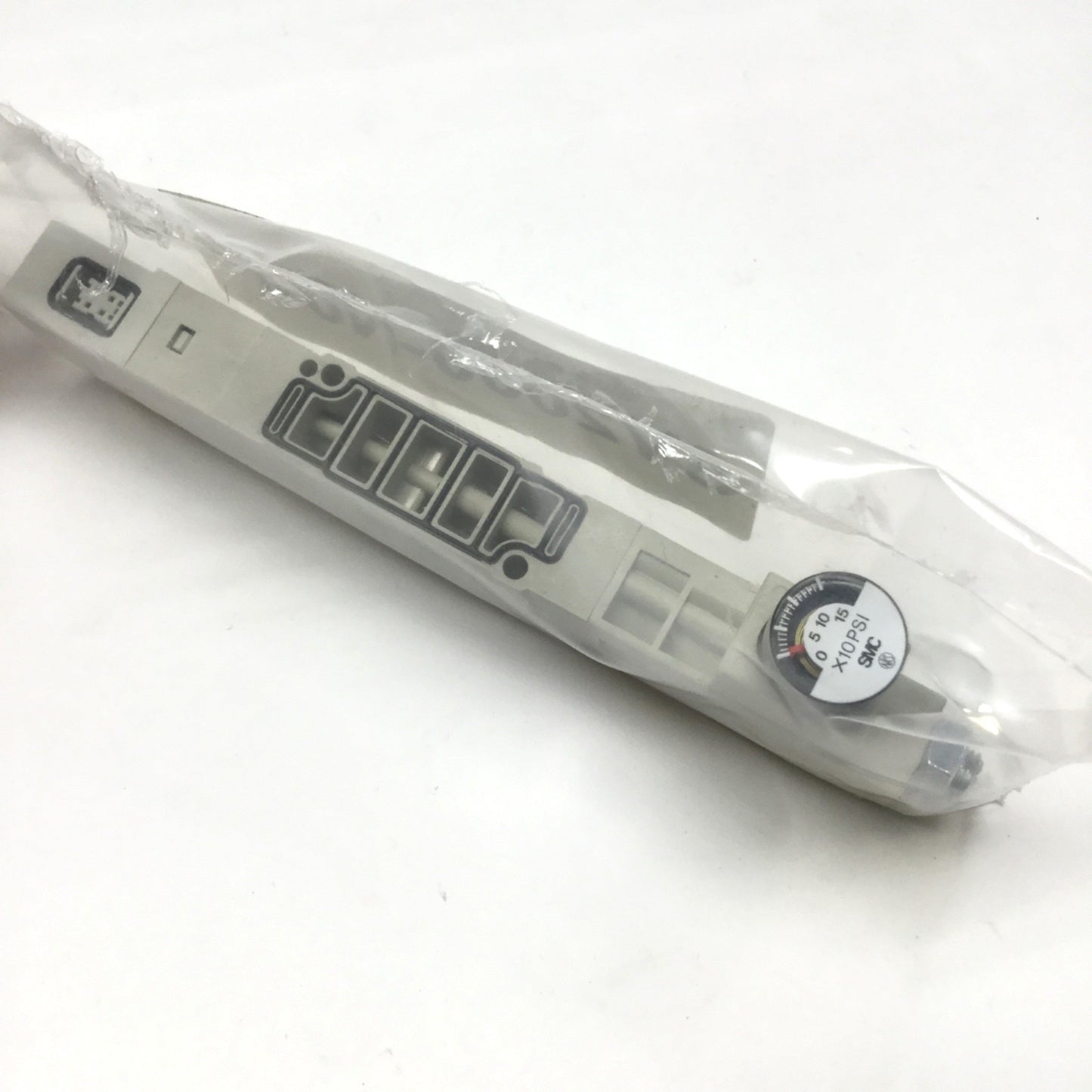 New SMC SV2000-N0-P Interface Regulator, Set Pressure: 14-100psi, w/ 0-150psi Gauge