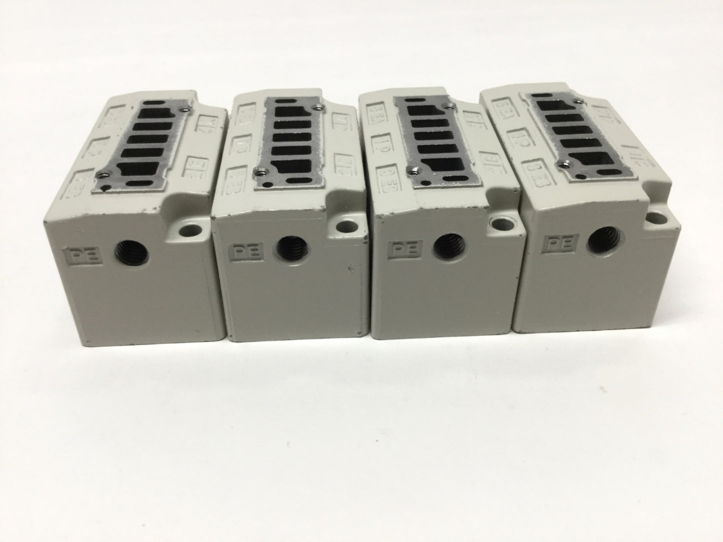 New – Open box Lot of 4 SMC SY3000-27-1 Solenoid Valve Sub-Plate Manifold Base, 5-Port, Rc 1/8"