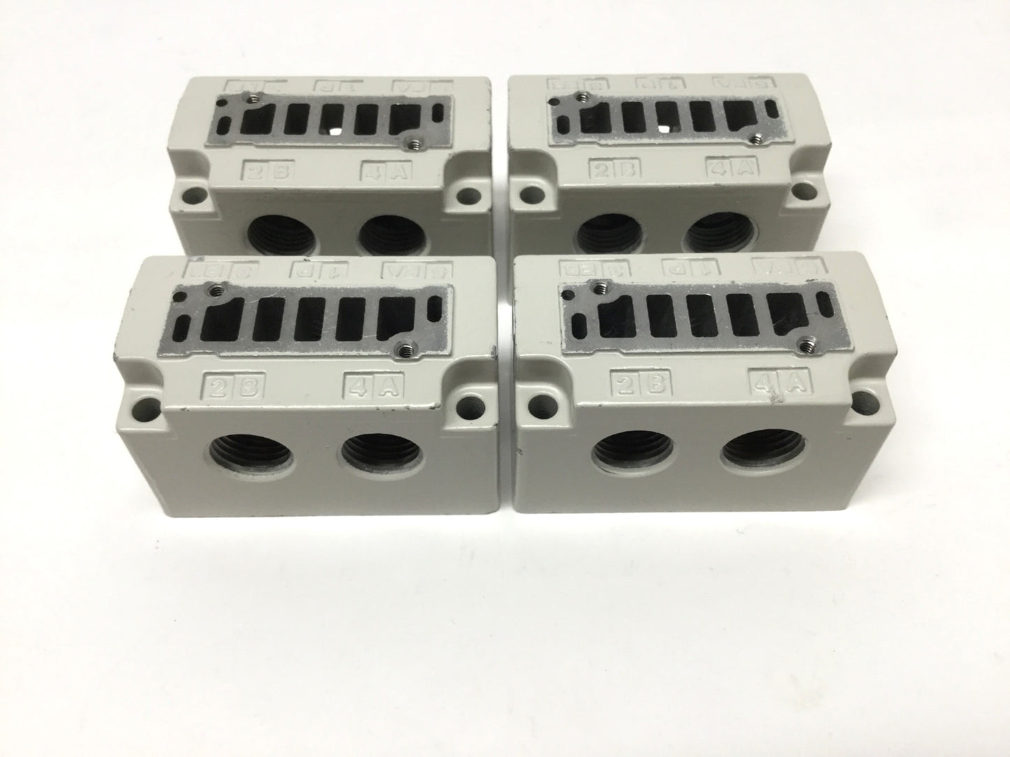 New – Open box Lot of 4 SMC SY3000-27-1 Solenoid Valve Sub-Plate Manifold Base, 5-Port, Rc 1/8"