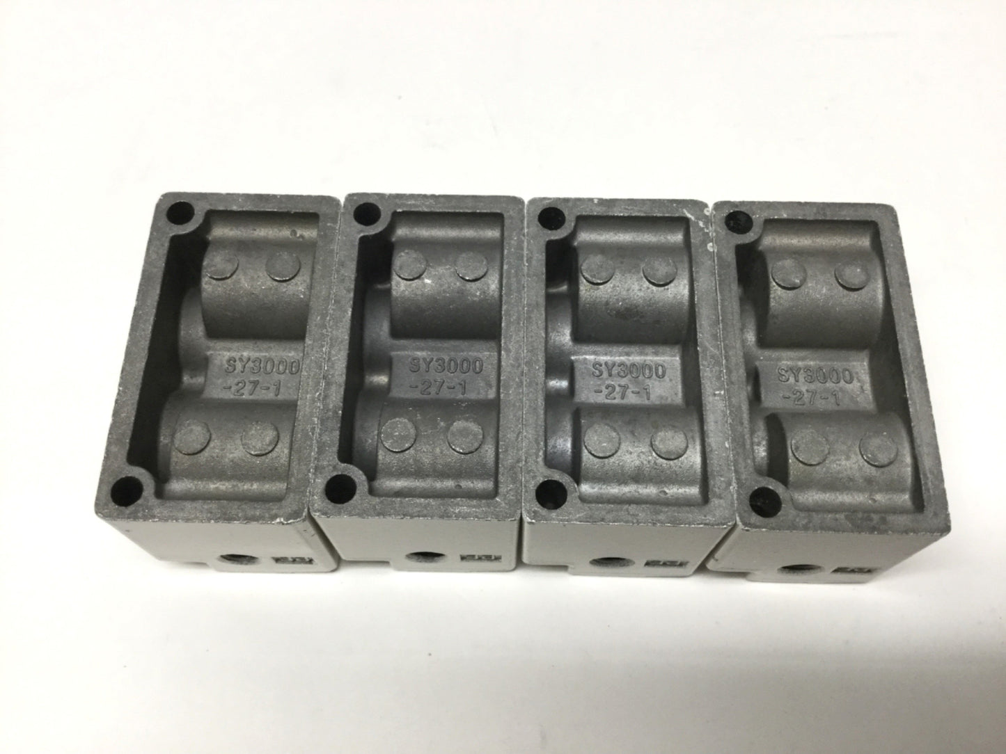 New – Open box Lot of 4 SMC SY3000-27-1 Solenoid Valve Sub-Plate Manifold Base, 5-Port, Rc 1/8"